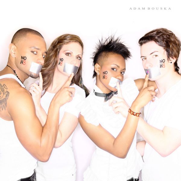 Terrance, Brooke, Sasha & Taylor
Créditos: NOH8 Campaign / Photo by Adam Bouska
