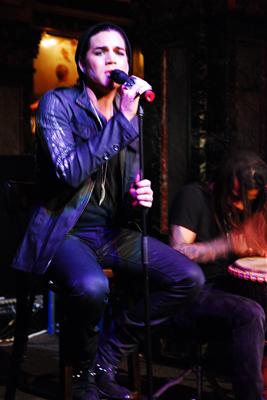 Adam-Lambert-s-Sydney-acoustic-showcase-116725.jpg