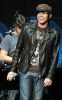 adam-lambert-12129-7.jpg