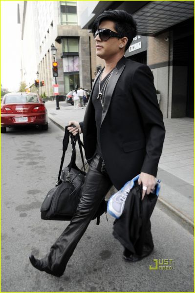 adam-lambert-lace-up-crotch-02.jpg