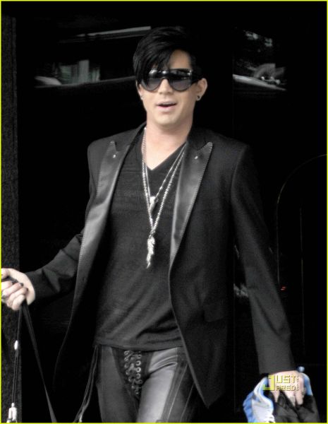 adam-lambert-lace-up-crotch-05.jpg