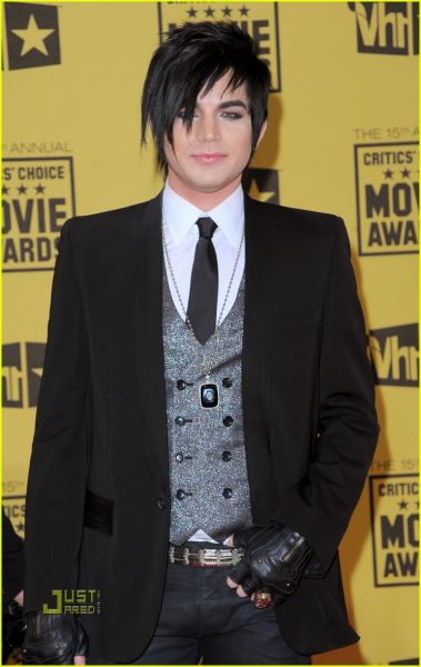 adam-lambert-critics-choice-awards-2010-01.jpg