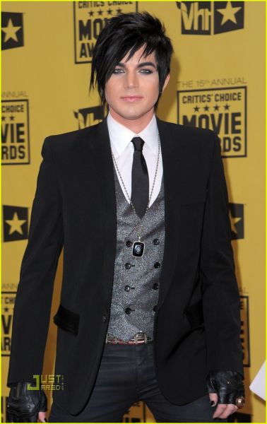 adam-lambert-critics-choice-awards-2010-07.jpg