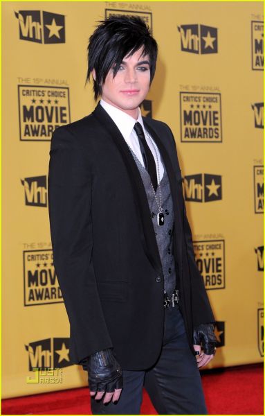 adam-lambert-critics-choice-awards-2010-09.jpg