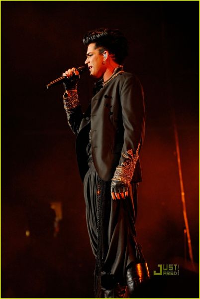 adam-lambert-wango-tango-16.jpg