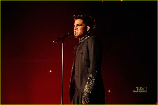 adam-lambert-wango-tango-17.jpg