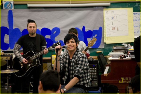 adam-lambert-donorschoose-classroom-challenge-03.jpg