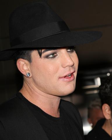 Créditos: Talented Artists of the Glamily (T.A.O.G.)
