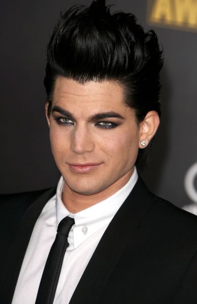 adam_lamert_arrives_the_2009_american_music_awards_celebritycity_arielriann_1821_742alhq.jpg