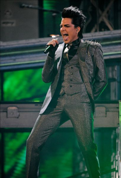 96957_Adam_Lambert_-_2009_American_Music_Awards_359_122_542lo.jpg