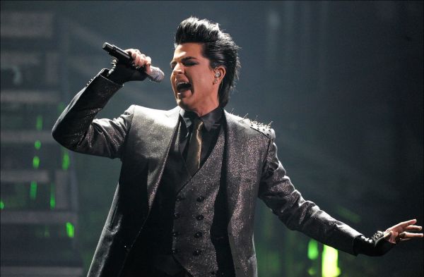 96996_Adam_Lambert_-_2009_American_Music_Awards_589_122_377lo.jpg