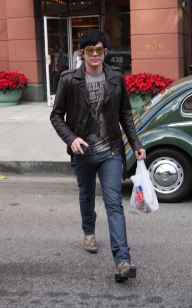 adam-lambert-12229-2.jpg