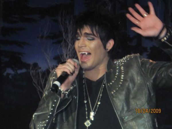 AdamLambertclose-up2.jpg