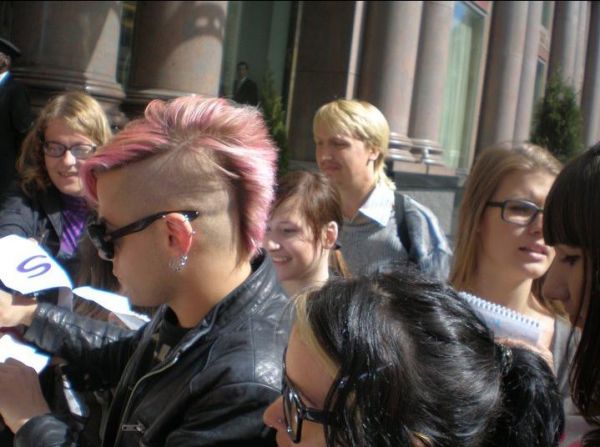 Créditos: Adam Lambert Fan Club
