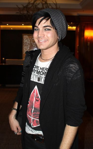 adam-lambert-042910-1.jpg