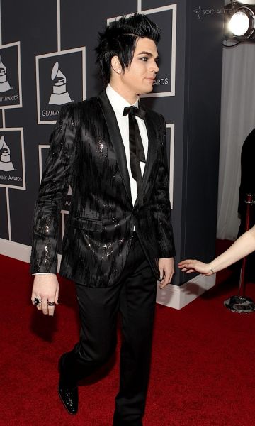 gallery_enlarged-adam-lambert-2010-grammy-awards-red-carpet-photos-01312010-11.jpg