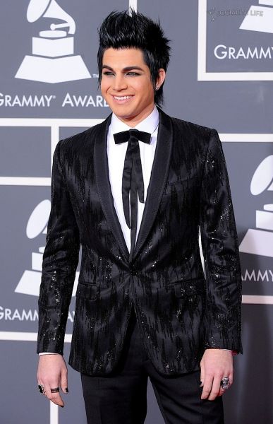 gallery_enlarged-adam-lambert-2010-grammy-awards-red-carpet-photos-02012010-04.jpg