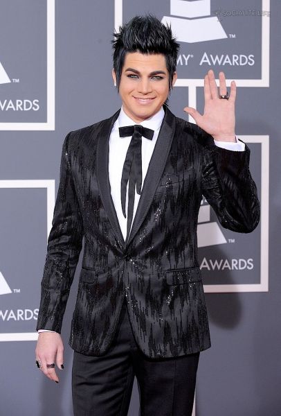 gallery_enlarged-adam-lambert-2010-grammy-awards-red-carpet-photos-02012010-10.jpg