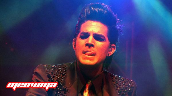 adam-lambert-stage-lip-lick.jpg