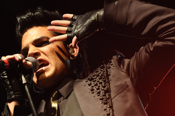 adam_lambert_performs_at_the_4th_annual_gridlock_la_new_years_eve_bash_arielriann_tcc_17732_842AL.jpg