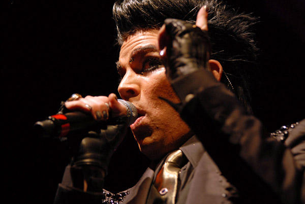 adam_lambert_performs_at_the_4th_annual_gridlock_la_new_years_eve_bash_arielriann_tcc_2732_842AL.jpg