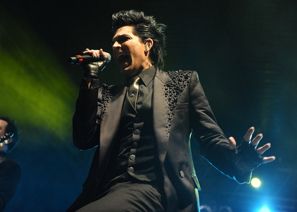 adam_lambert_performs_at_the_4th_annual_gridlock_la_new_years_eve_bash_arielriann_tcc_29732_842AL.jpg
