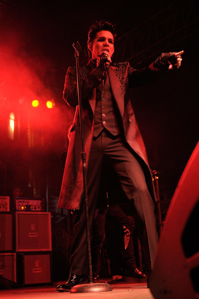 adam_lambert_performs_at_the_4th_annual_gridlock_la_new_years_eve_bash_arielriann_tcc_69732_842AL.jpg