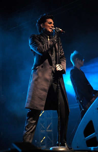 adam_lambert_performs_at_the_4th_annual_gridlock_la_new_years_eve_bash_arielriann_tcc_71732_842AL.jpg