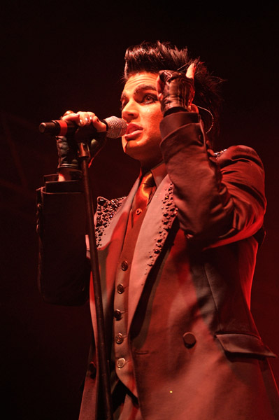 adam_lambert_performs_at_the_4th_annual_gridlock_la_new_years_eve_bash_arielriann_tcc_72732_842AL.jpg