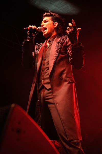 adam_lambert_performs_at_the_4th_annual_gridlock_la_new_years_eve_bash_arielriann_tcc_74732_842AL.jpg