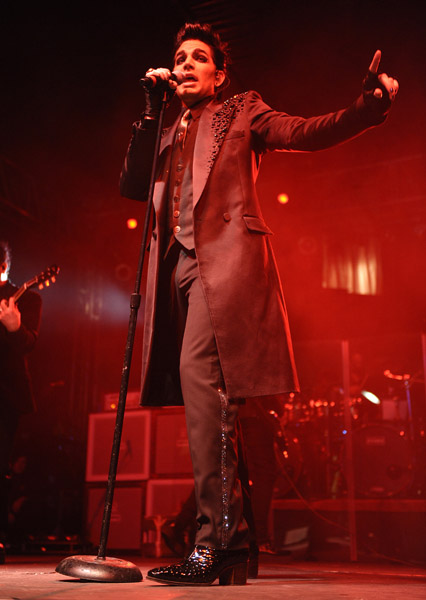 adam_lambert_performs_at_the_4th_annual_gridlock_la_new_years_eve_bash_arielriann_tcc_76732_842AL.jpg