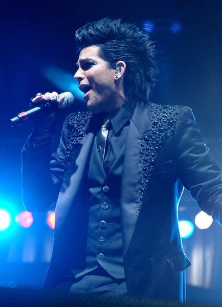 adam_lambert_performs_at_the_4th_annual_gridlock_la_new_years_eve_bash_arielriann_tcc_82732_842AL.jpg