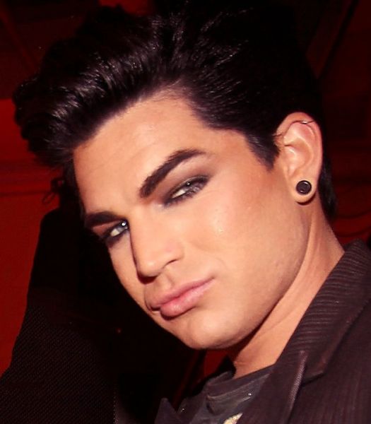 Créditos: Adam Lambert Fan Club
