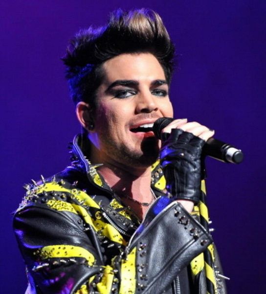 Créditos: Adam Lambert Fan Club
