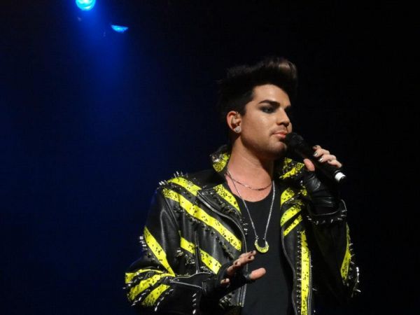 Créditos: Adam Lambert Fan Club
