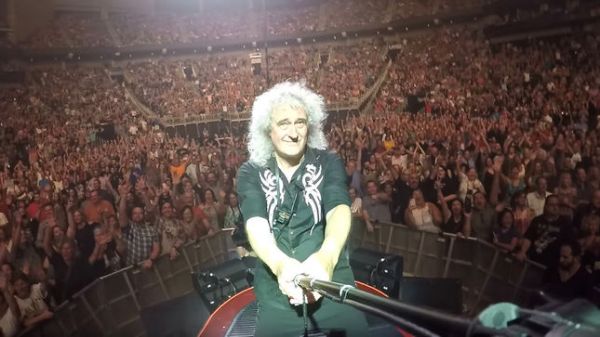 59679774-queen-adam-lambert-selfie-stick-videos-from-omaha-and-kansas-city-streaming-image.jpg