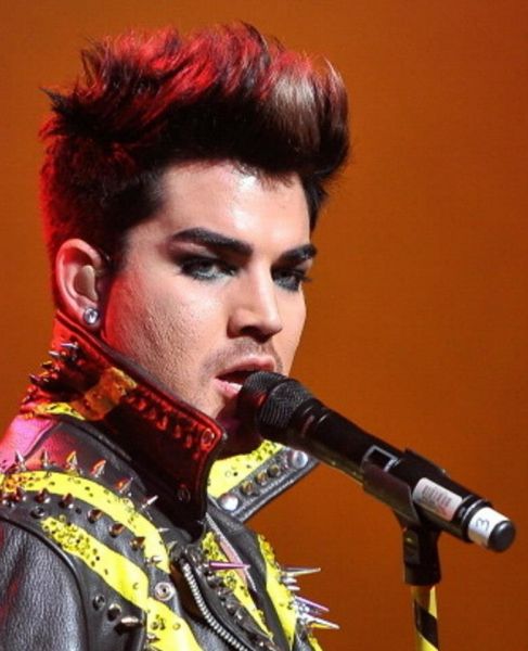 Créditos: Adam Lambert Fan Club
