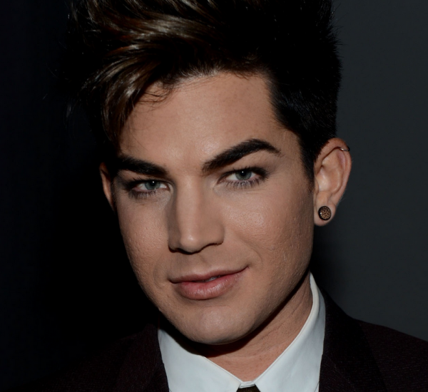 Créditos: Adam Lambert TV
