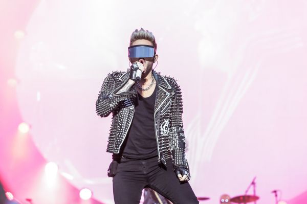 Créditos: @adamlambert_pic  

