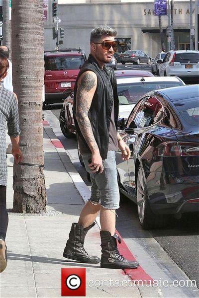 adam-lambert-adam-lambert-in-beverly-hills_4162938.jpg