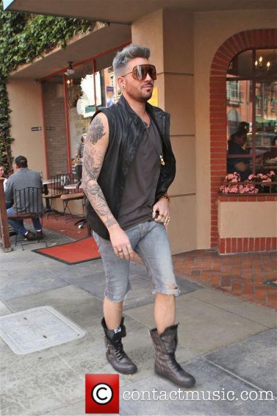 adam-lambert-adam-lambert-in-beverly-hills_4162943.jpg