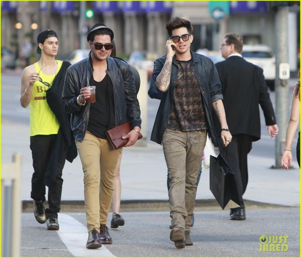 adam-lambert-beverly-hills-shopper-with-markus-molinari-02.jpg