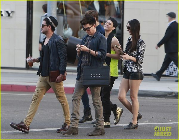 adam-lambert-beverly-hills-shopper-with-markus-molinari-06.jpg