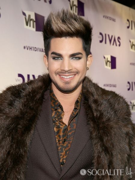 adam-lambert-divas-live-red-carpet-12172012-27-675x900.jpg