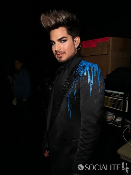 adam-lambert-divas-live-red-carpet-12172012-28-675x900.jpg