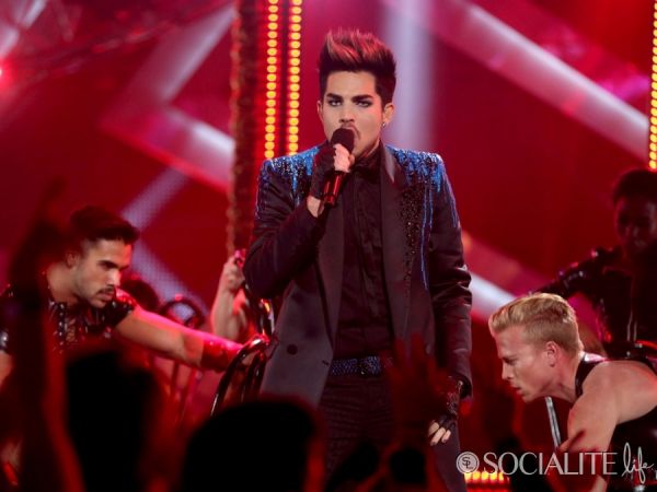 adam-lambert-divas-live-red-carpet-12172012-30-900x675.jpg