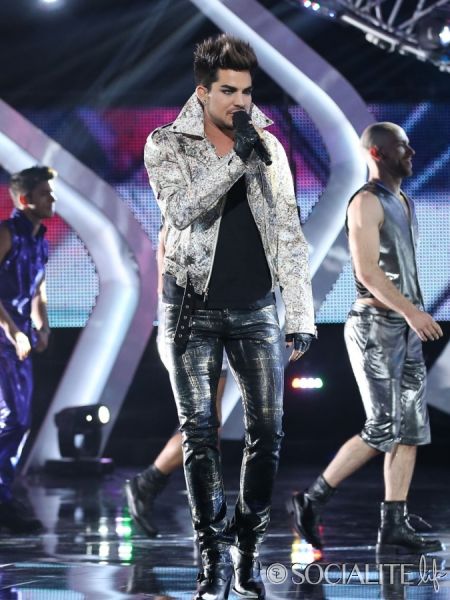 adam-lambert-divas-live-red-carpet-12172012-56-675x900.jpg