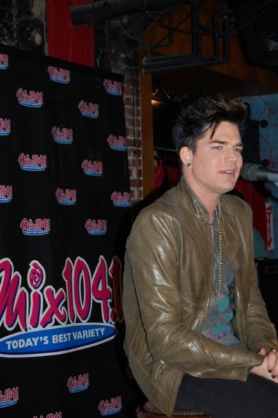 adam-lambert-in-the-mix-lounge-46.jpg