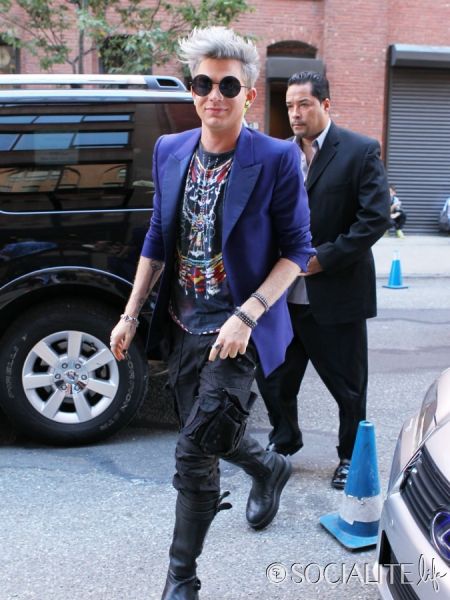 adam-lambert-jeremy-scott-show-09122012-05-675x900.jpg