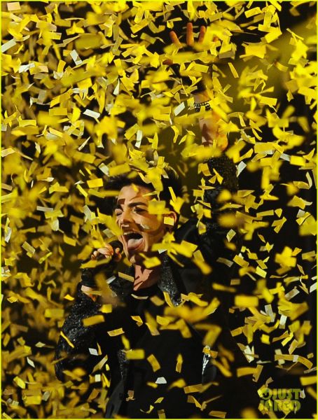 adam-lambert-logo-newnownext-awards-02.jpg